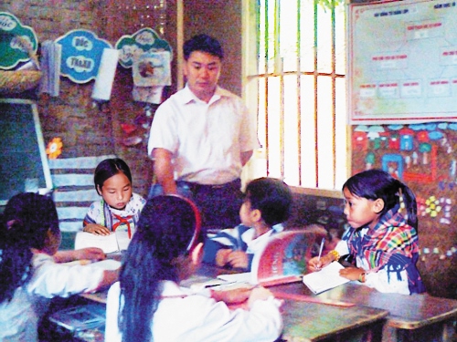 Ánh sáng tri thức trên đỉnh Sảng Pả
